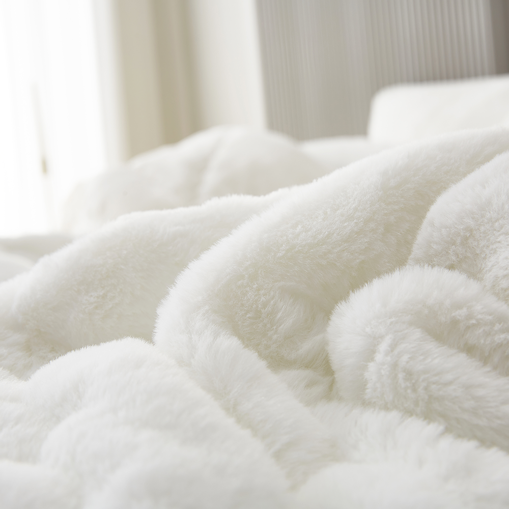 Vanilla winter comforter