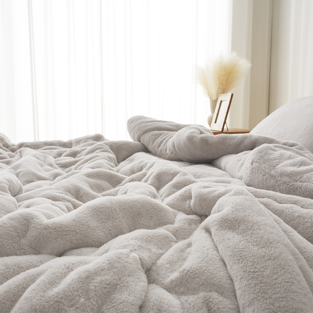 Vanilla winter comforter