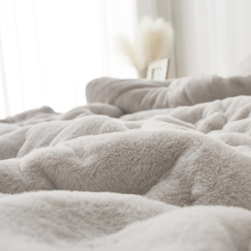 Vanilla winter comforter